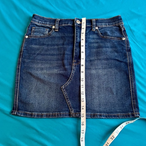 Free People We The Free Stretchy mini skirt. Size 28 medium blue distressed - Picture 8 of 16